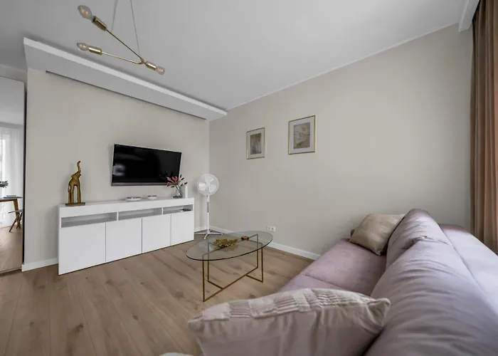 Praga - Parking & Balcony - By Rentujemy * Warszawa